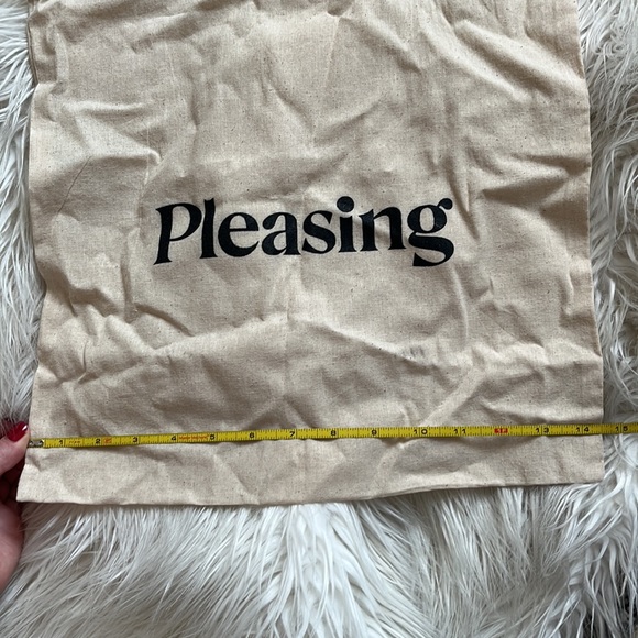 Pleasing Tote Bag - Picture 3 of 4